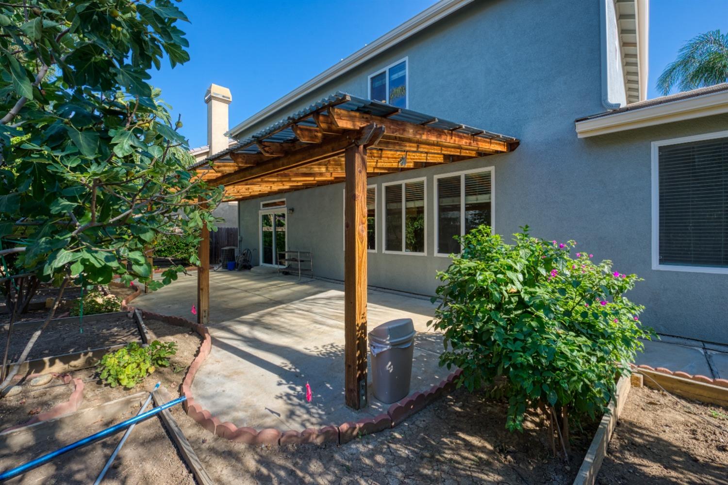 1441 Shearwater Dr, Patterson, CA 95363