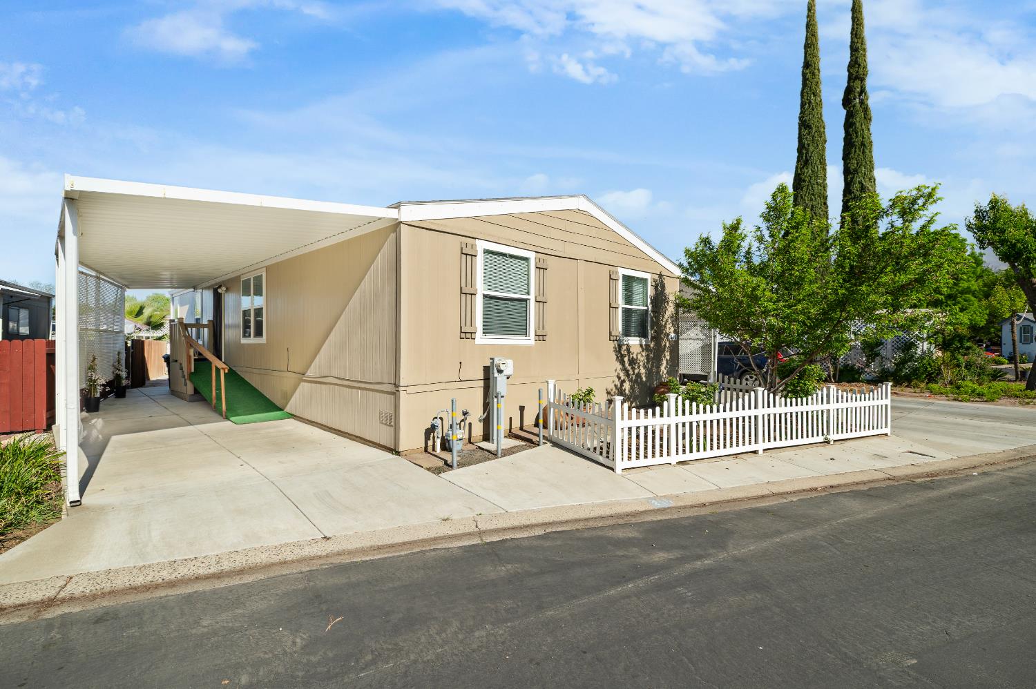 900 Old Stockton Rd #211, Oakdale, CA 95361