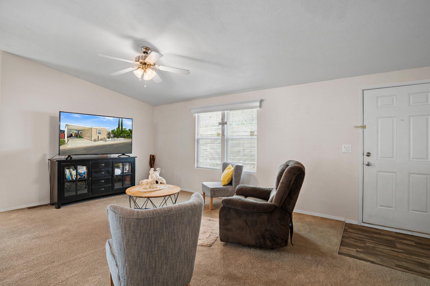 900 Old Stockton Rd #211, Oakdale, CA 95361