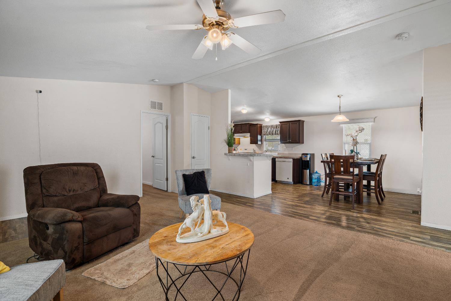 900 Old Stockton Rd #211, Oakdale, CA 95361