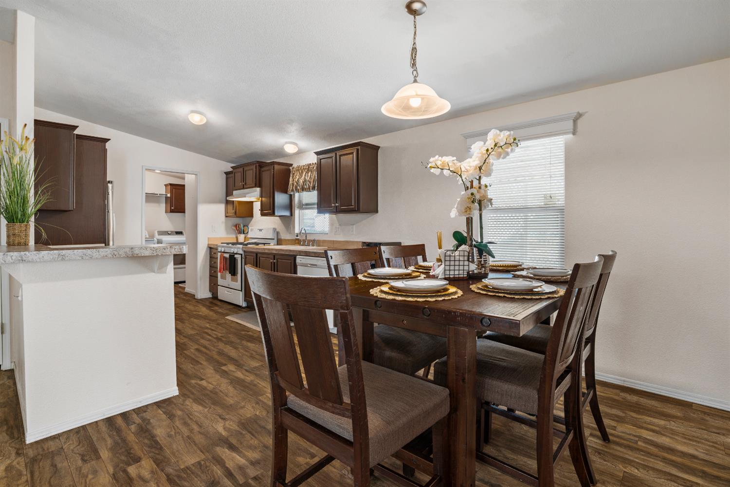 900 Old Stockton Rd #211, Oakdale, CA 95361