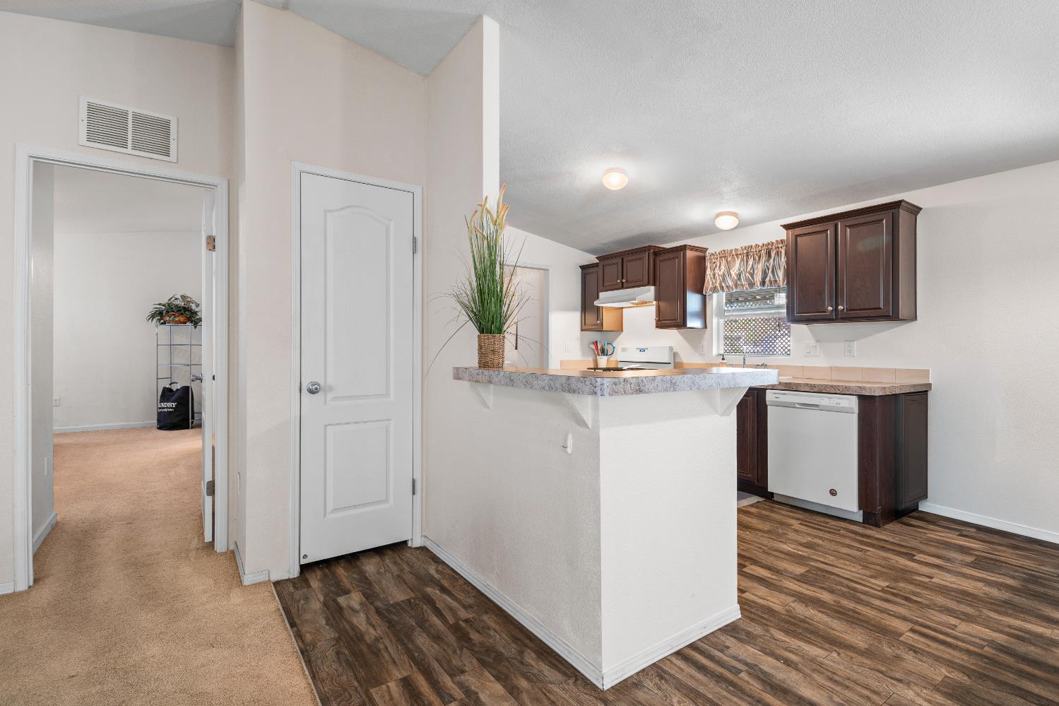 900 Old Stockton Rd #211, Oakdale, CA 95361