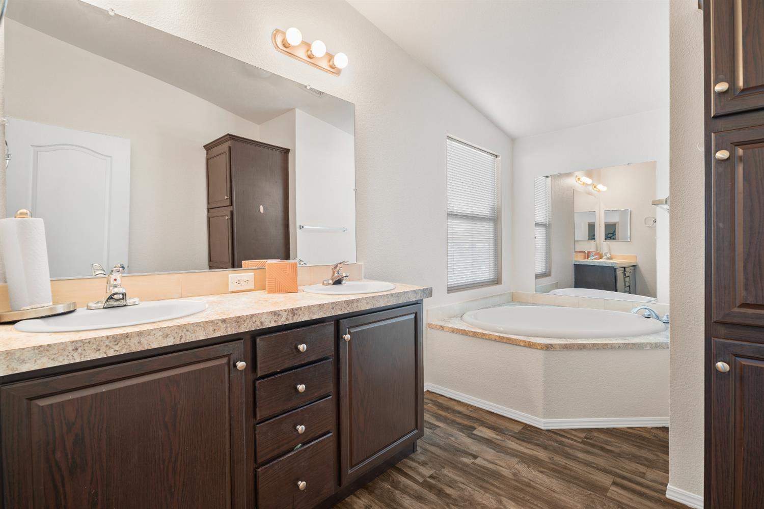 900 Old Stockton Rd #211, Oakdale, CA 95361