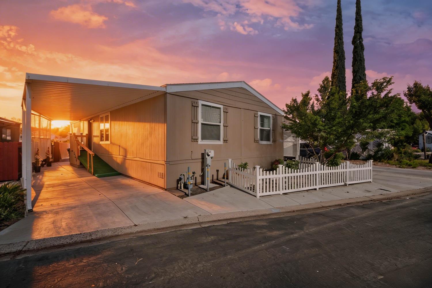 900 Old Stockton Rd #211, Oakdale, CA 95361