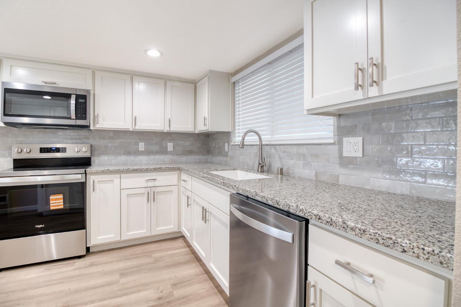 2204 Orchard Park Way, Modesto, CA 95355