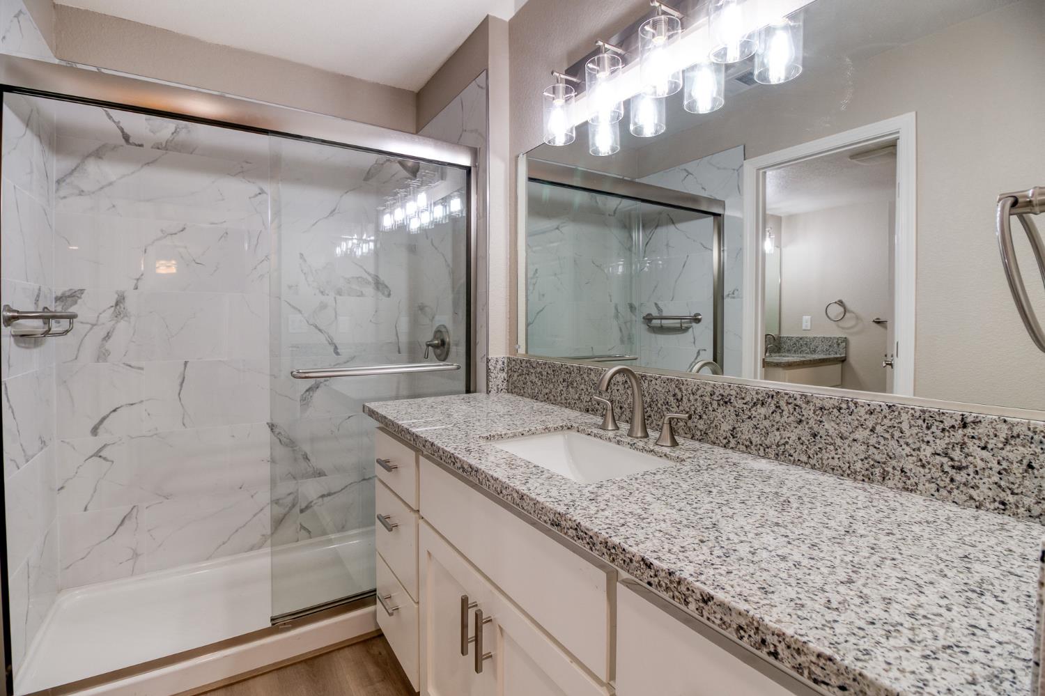 2204 Orchard Park Way, Modesto, CA 95355