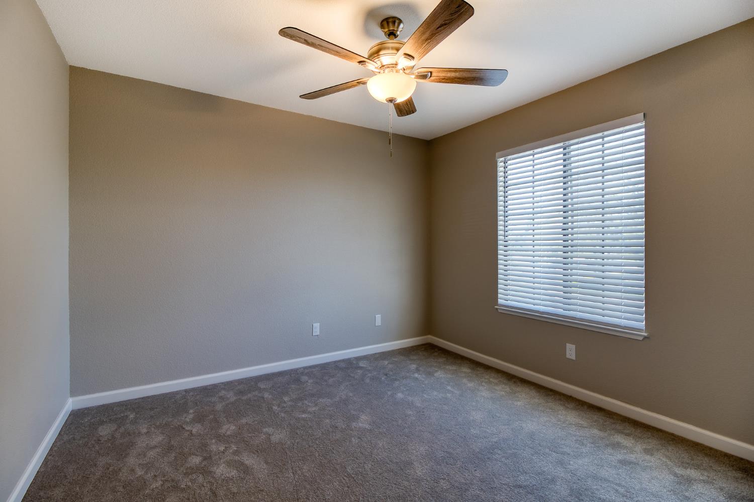 2204 Orchard Park Way, Modesto, CA 95355