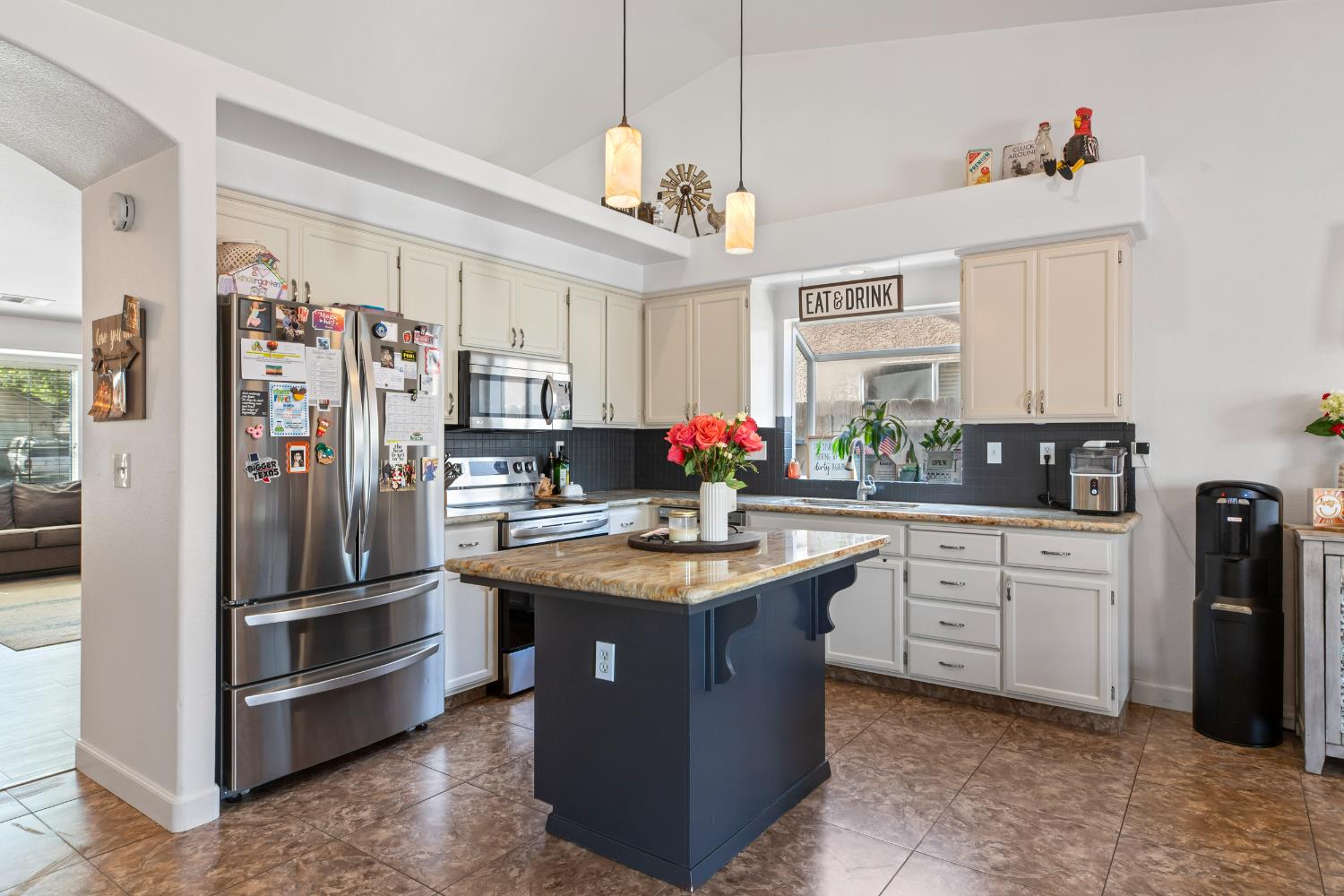 2713 Amadeus Dr, Modesto, CA 95358