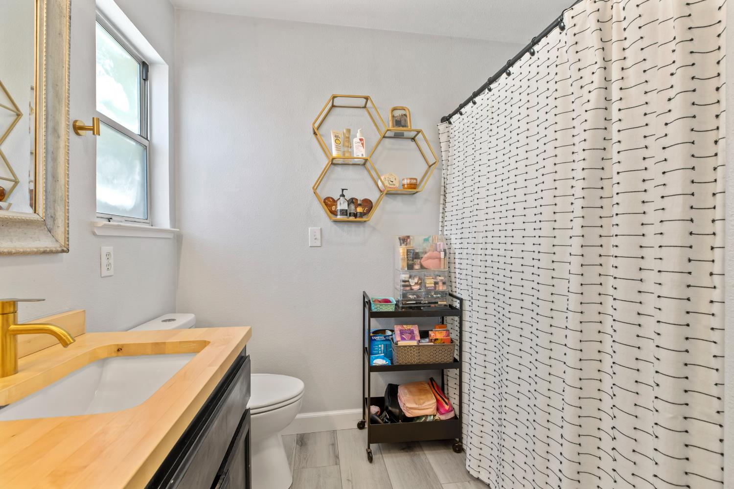 2713 Amadeus Dr, Modesto, CA 95358