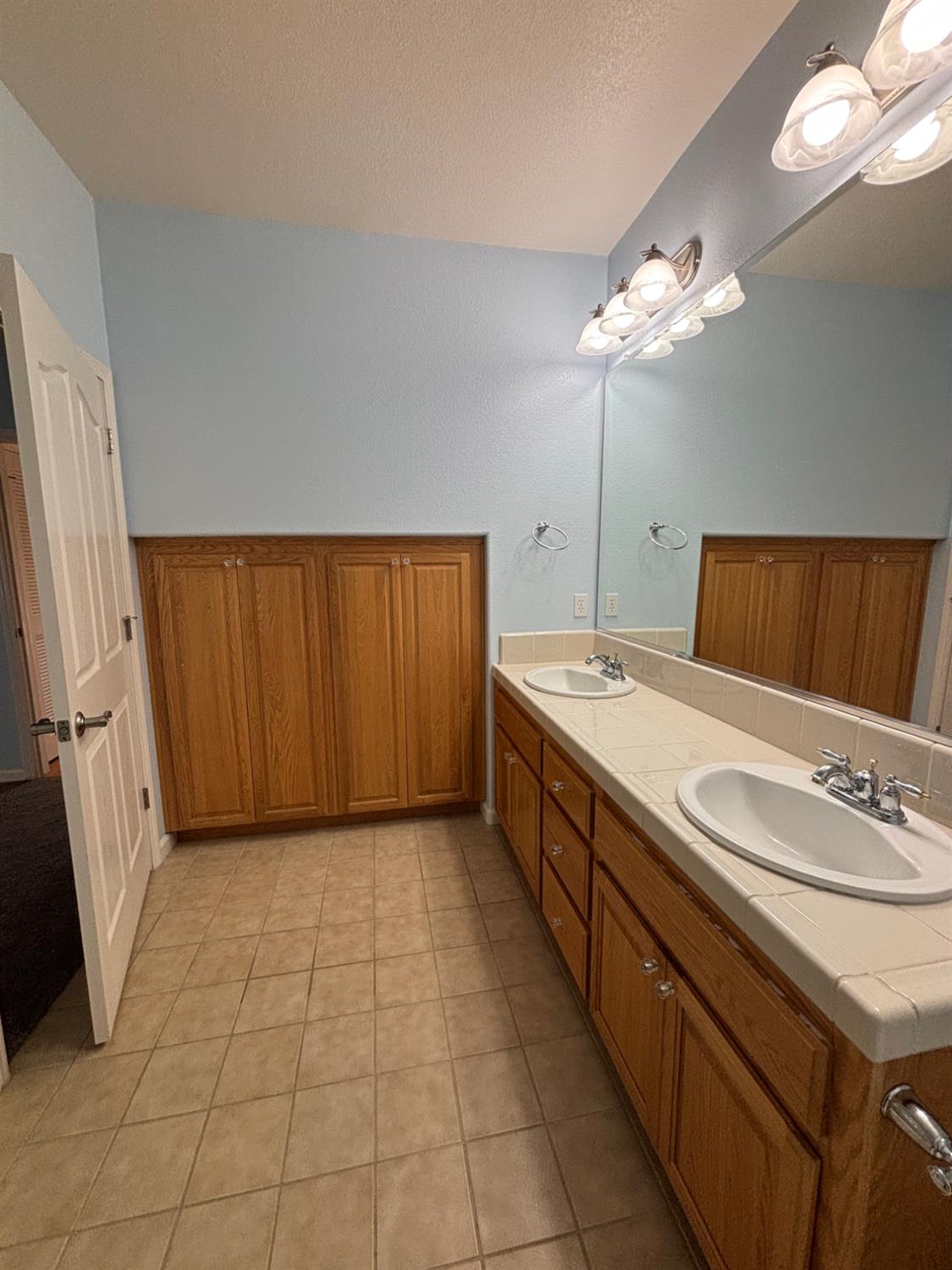649 Betten St, Los Banos, CA 93635