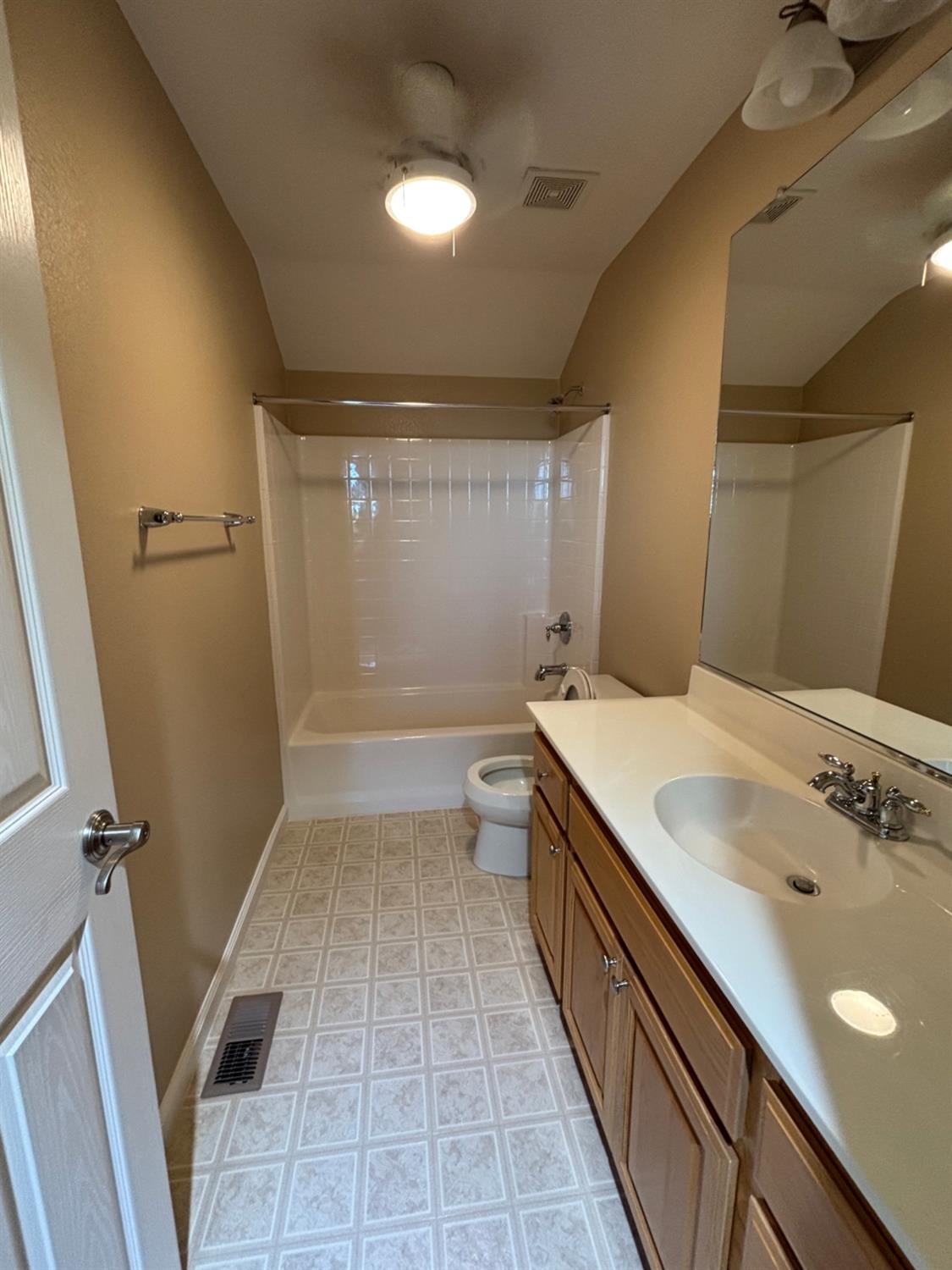 649 Betten St, Los Banos, CA 93635