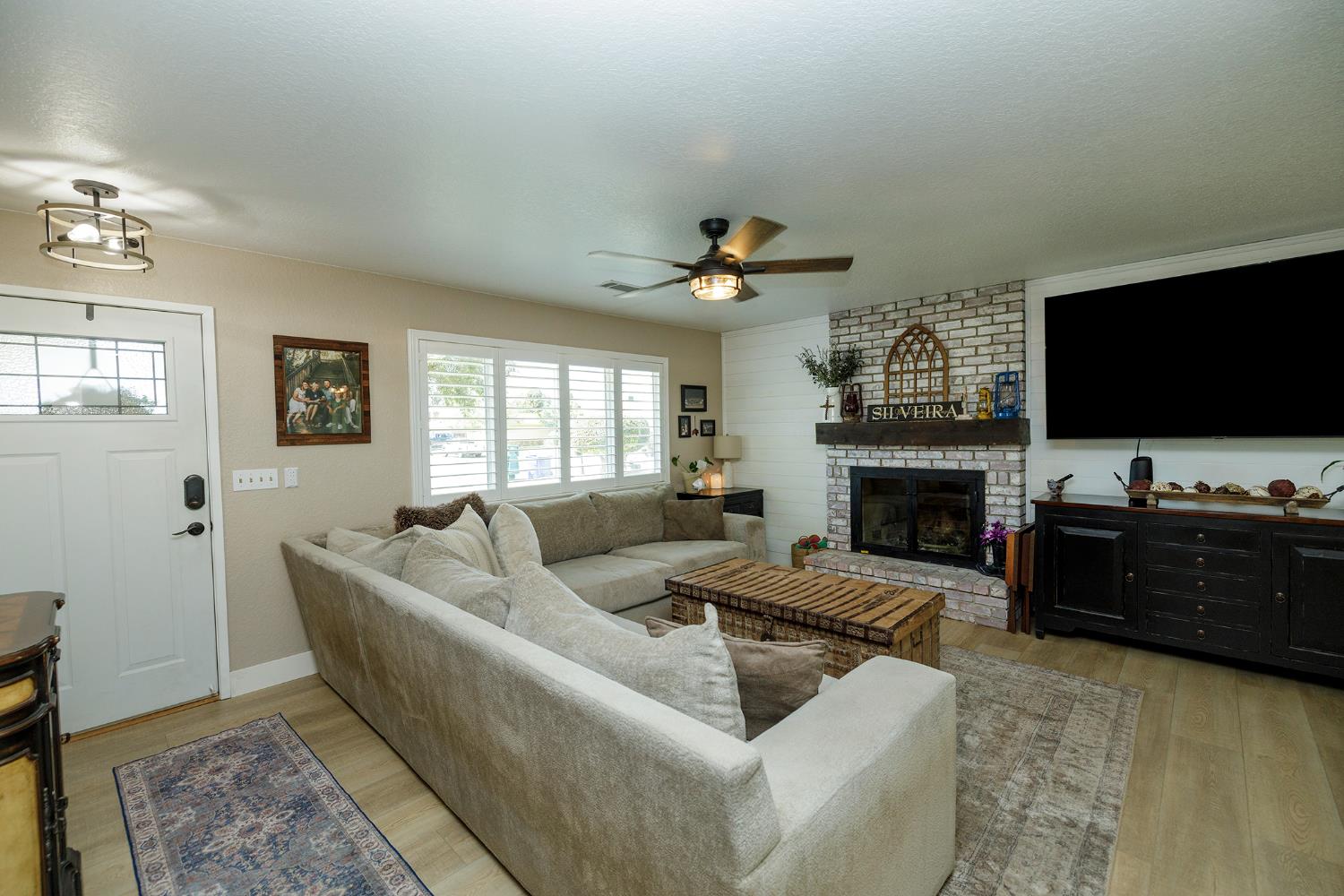 20292 Coral Cir, Hilmar, CA 95324