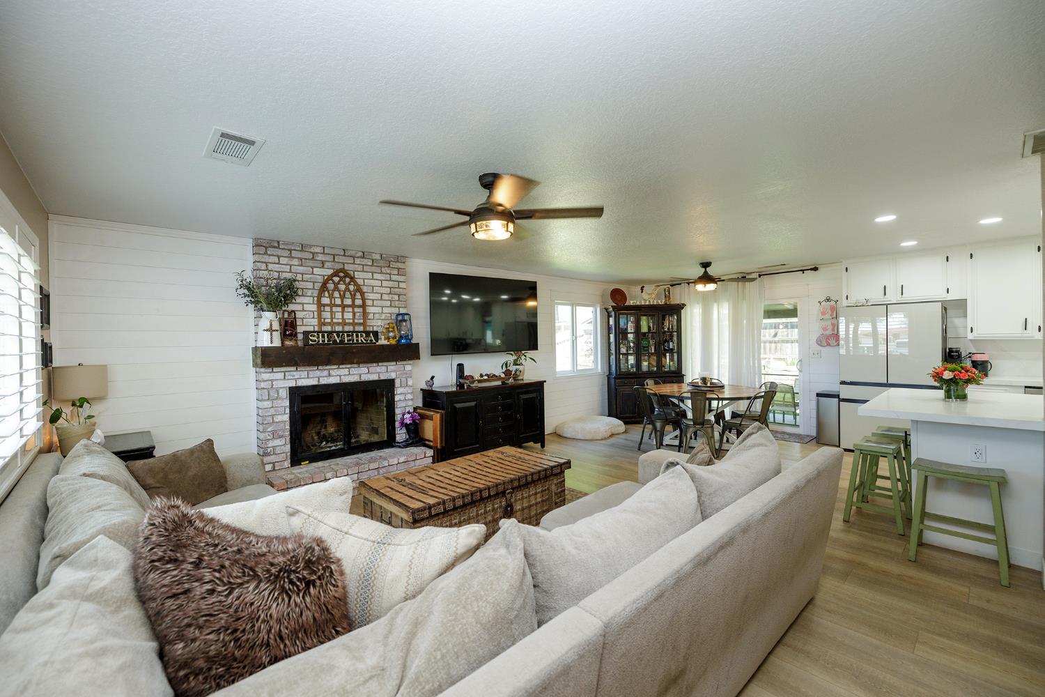 20292 Coral Cir, Hilmar, CA 95324