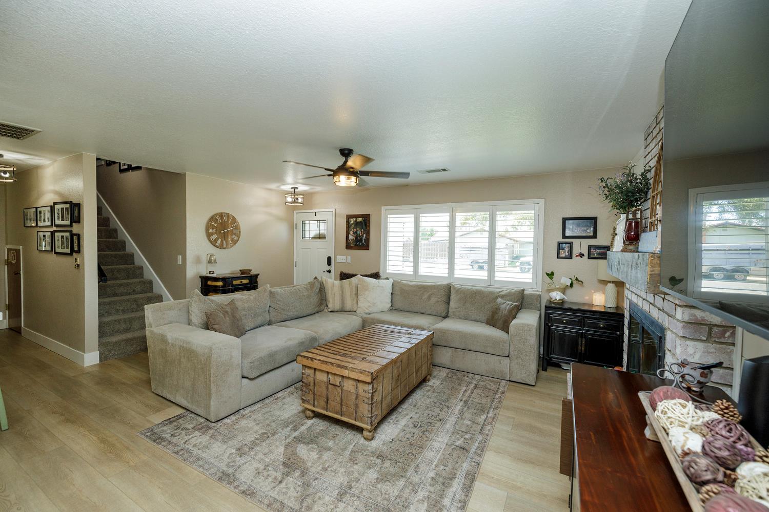 20292 Coral Cir, Hilmar, CA 95324