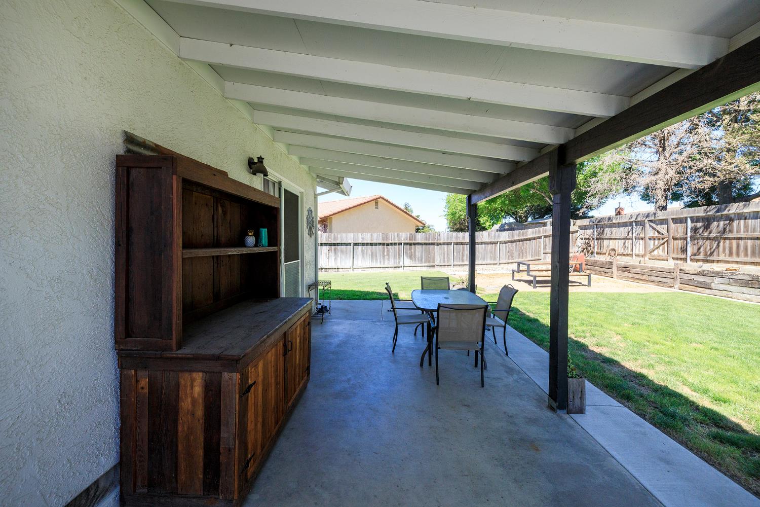 20292 Coral Cir, Hilmar, CA 95324