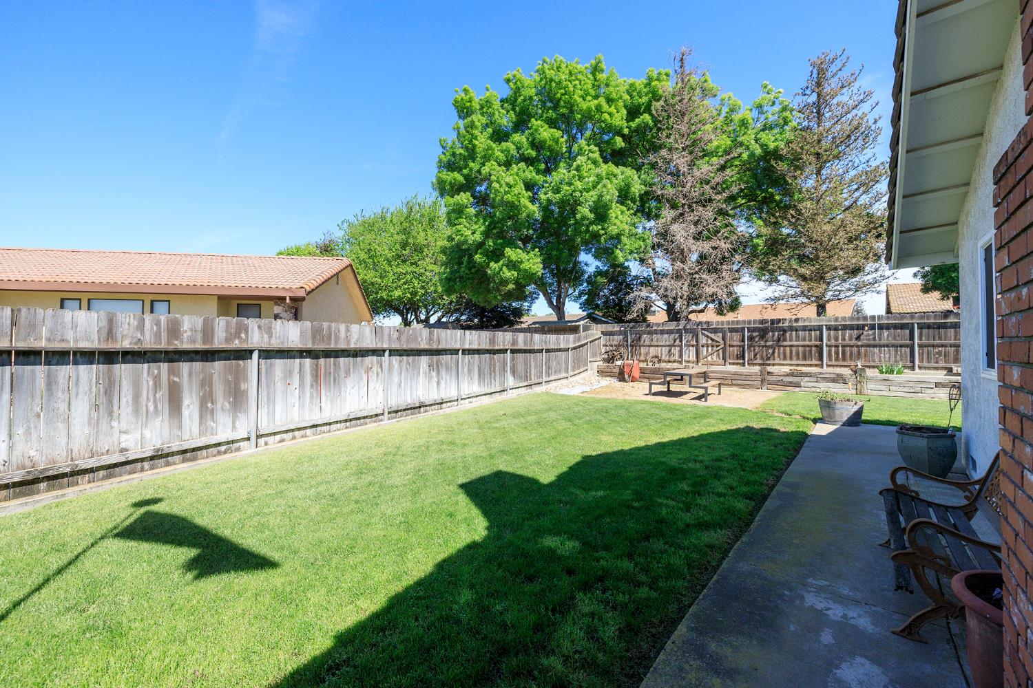 20292 Coral Cir, Hilmar, CA 95324