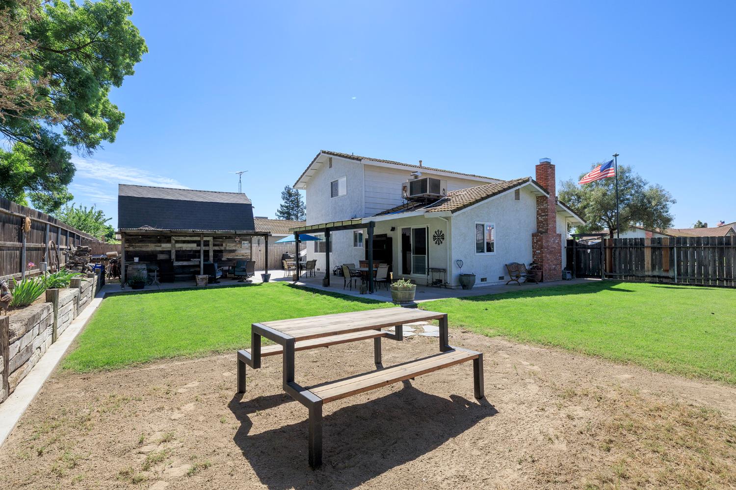 20292 Coral Cir, Hilmar, CA 95324