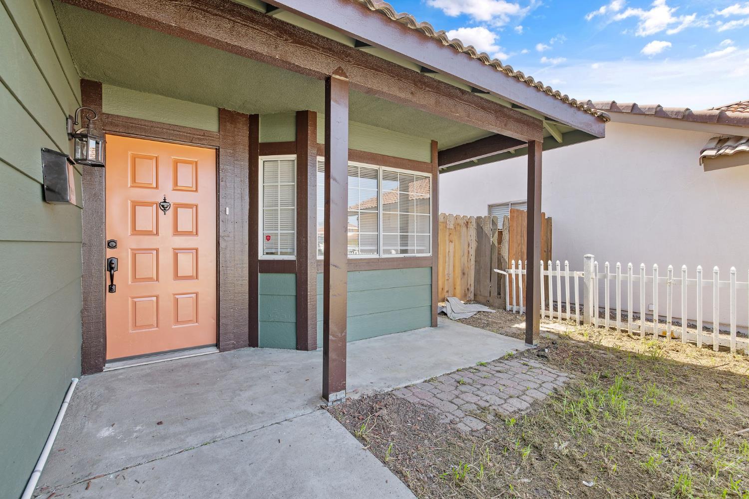 1171 State St, Hanford, CA 93230