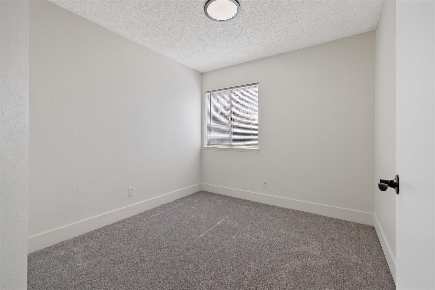 1171 State St, Hanford, CA 93230