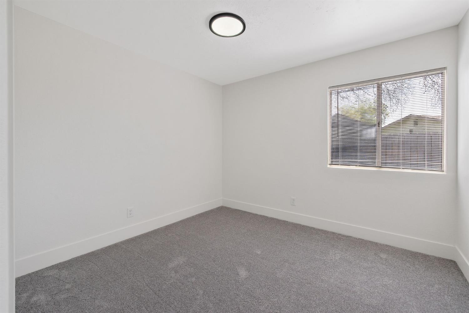 1171 State St, Hanford, CA 93230