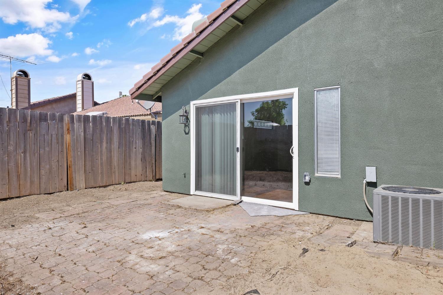 1171 State St, Hanford, CA 93230