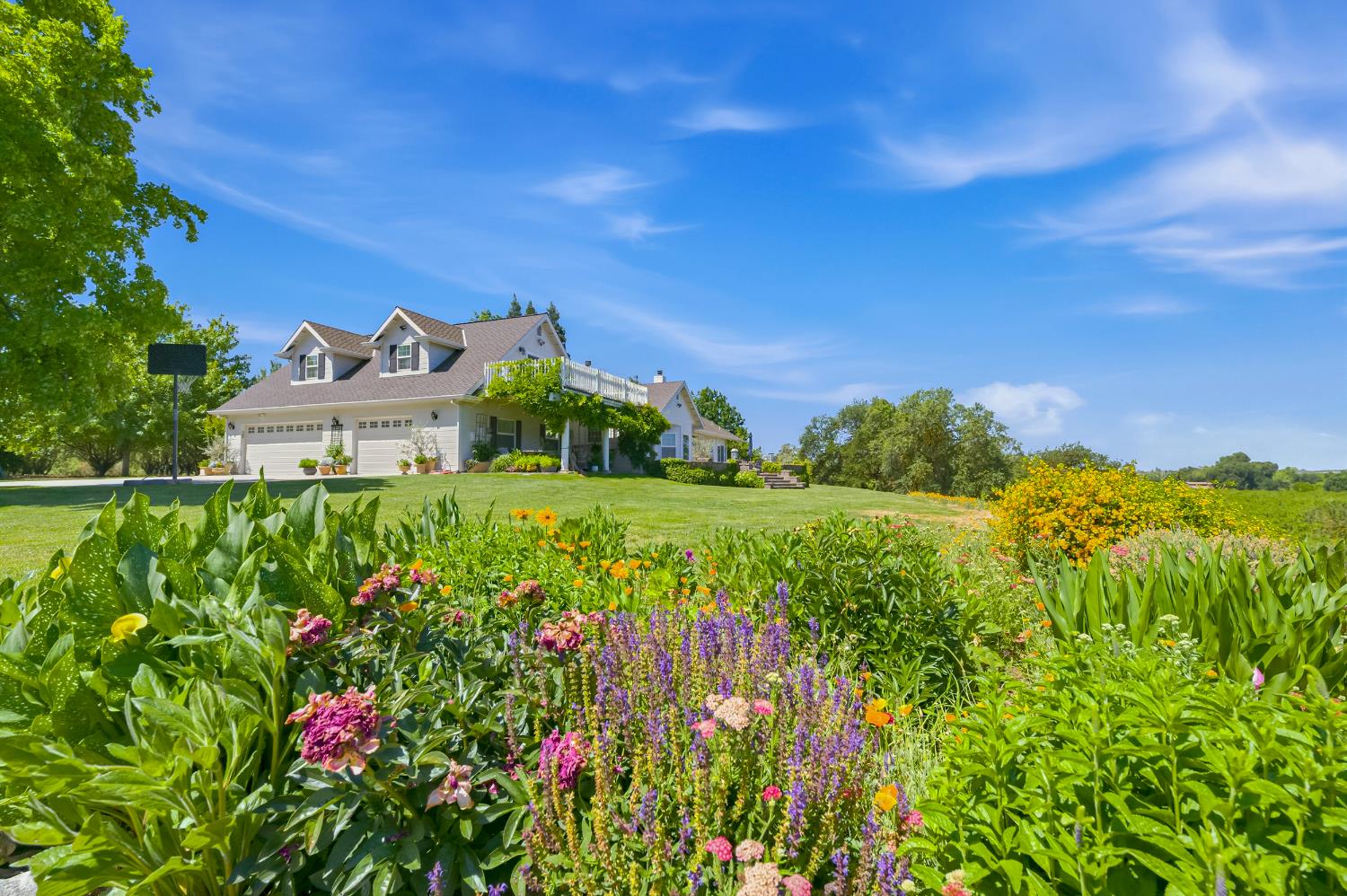 11126 Livingston Cressey Rd, Livingston, CA 95334