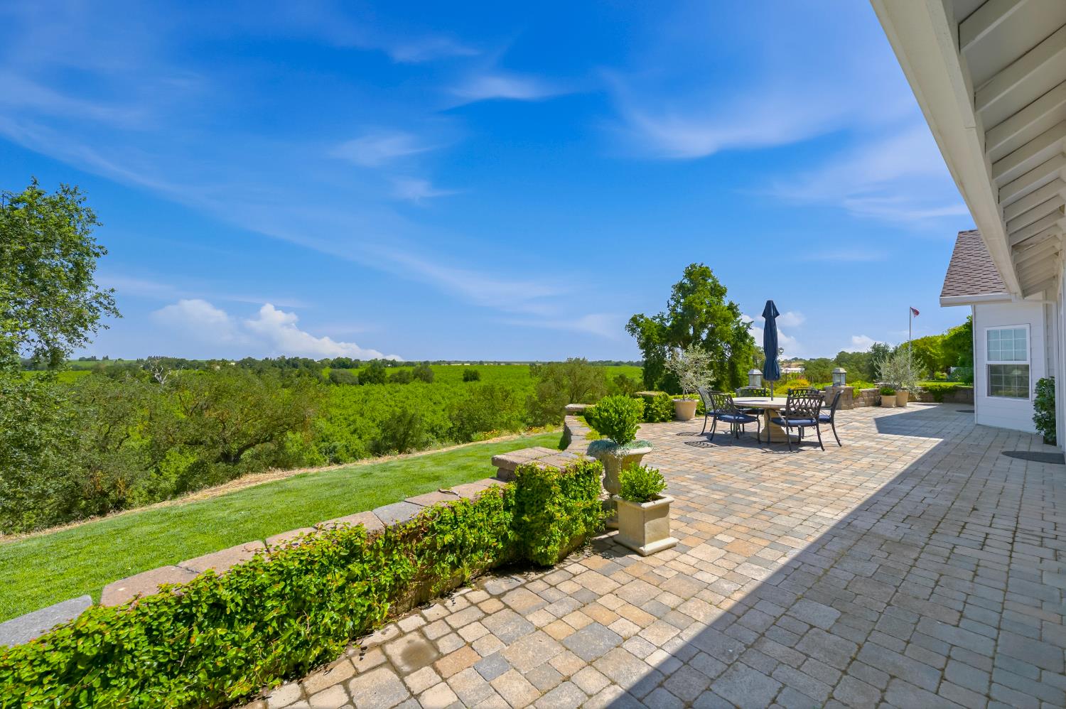 11126 Livingston Cressey Rd, Livingston, CA 95334