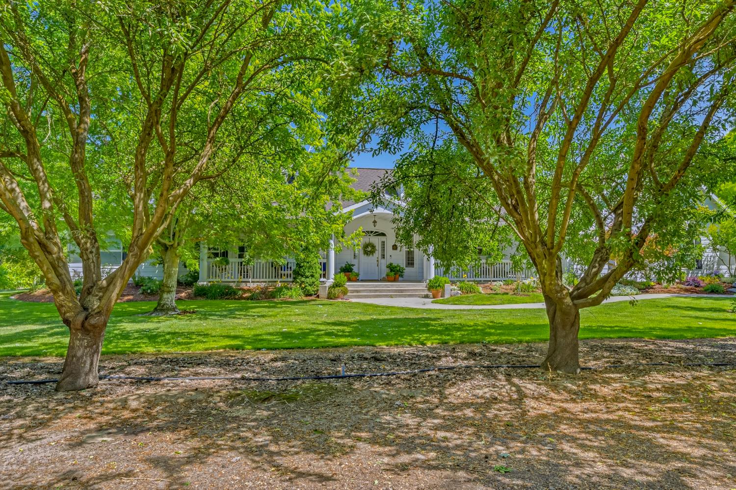 11126 Livingston Cressey Rd, Livingston, CA 95334