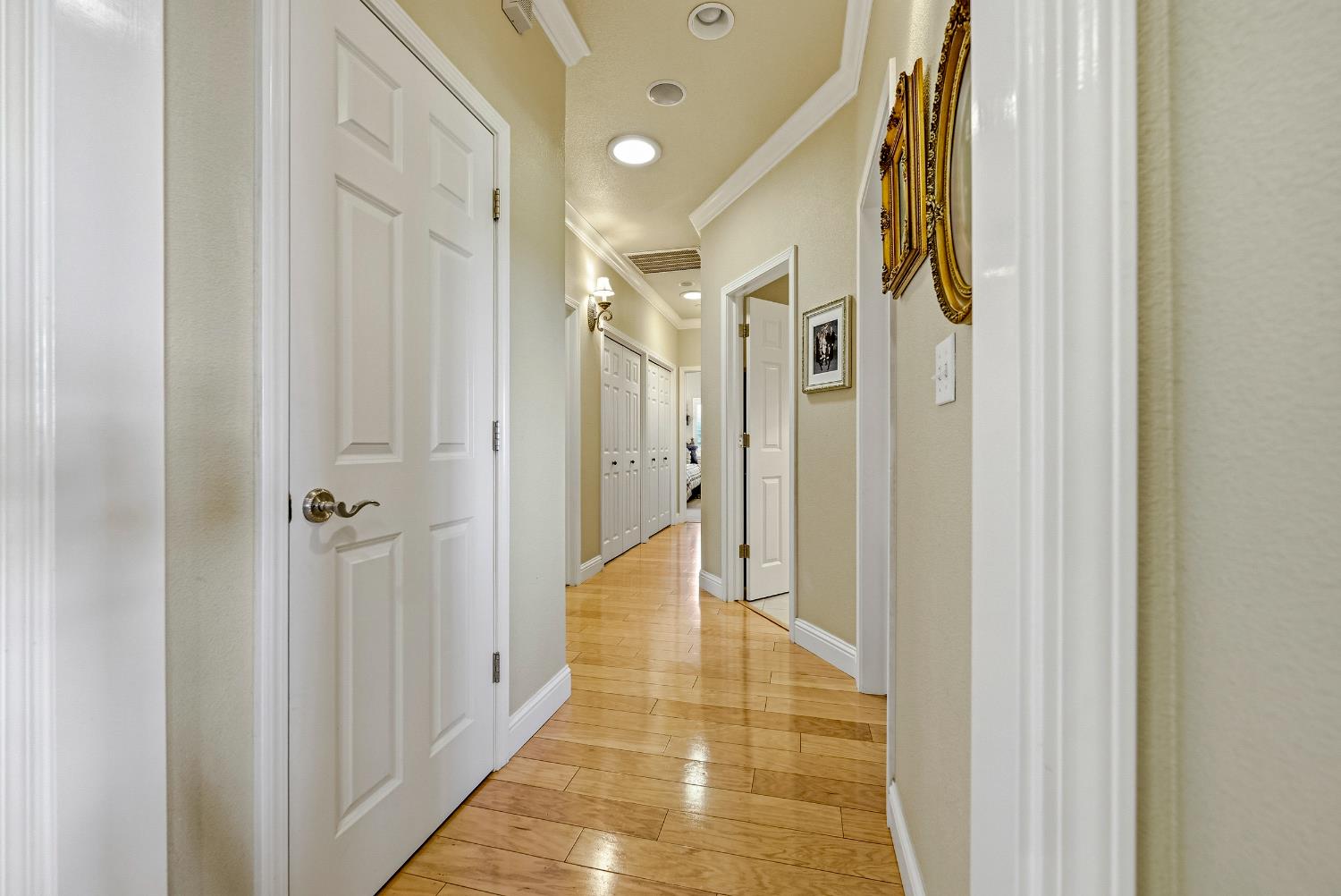 11126 Livingston Cressey Rd, Livingston, CA 95334