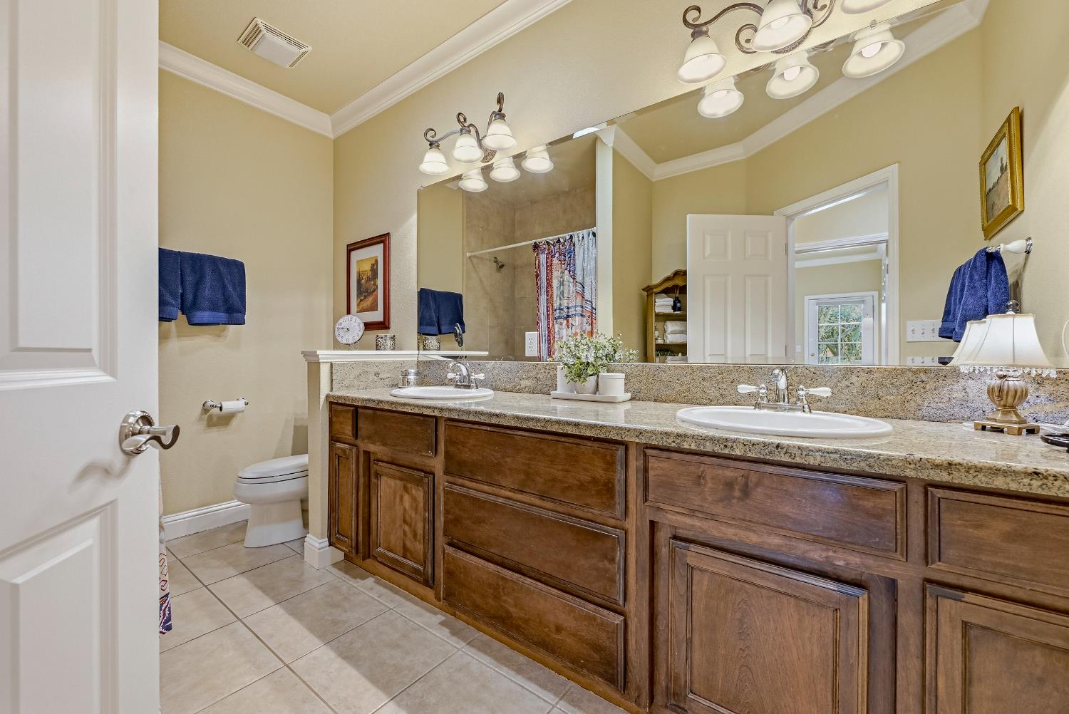 11126 Livingston Cressey Rd, Livingston, CA 95334