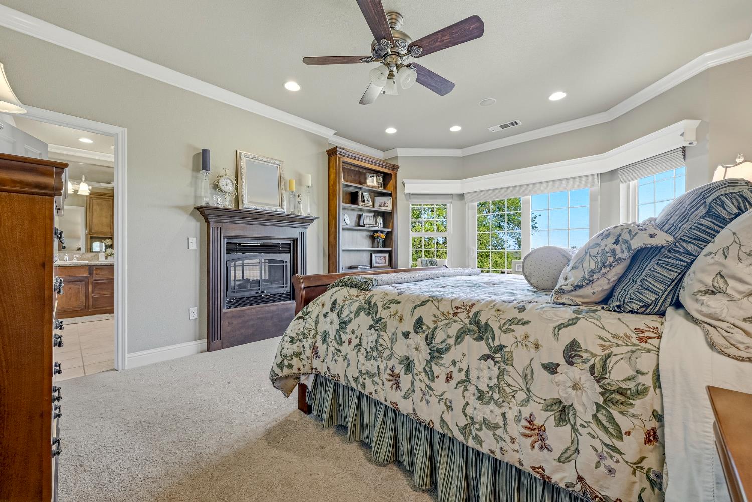 11126 Livingston Cressey Rd, Livingston, CA 95334