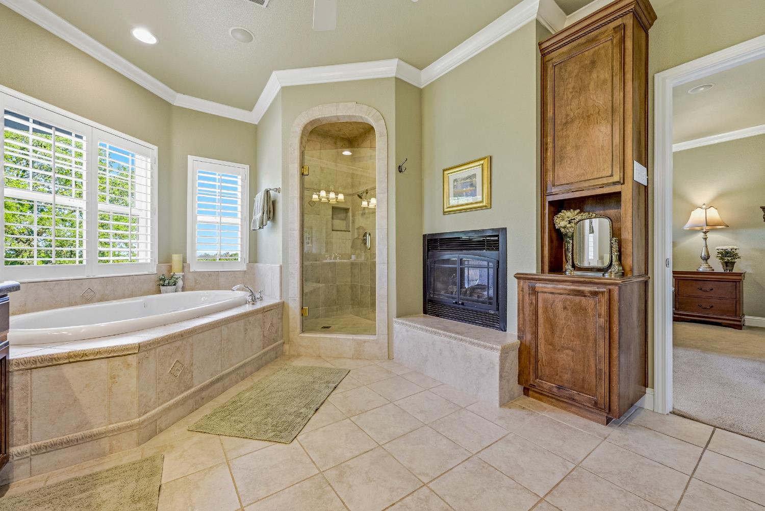 11126 Livingston Cressey Rd, Livingston, CA 95334