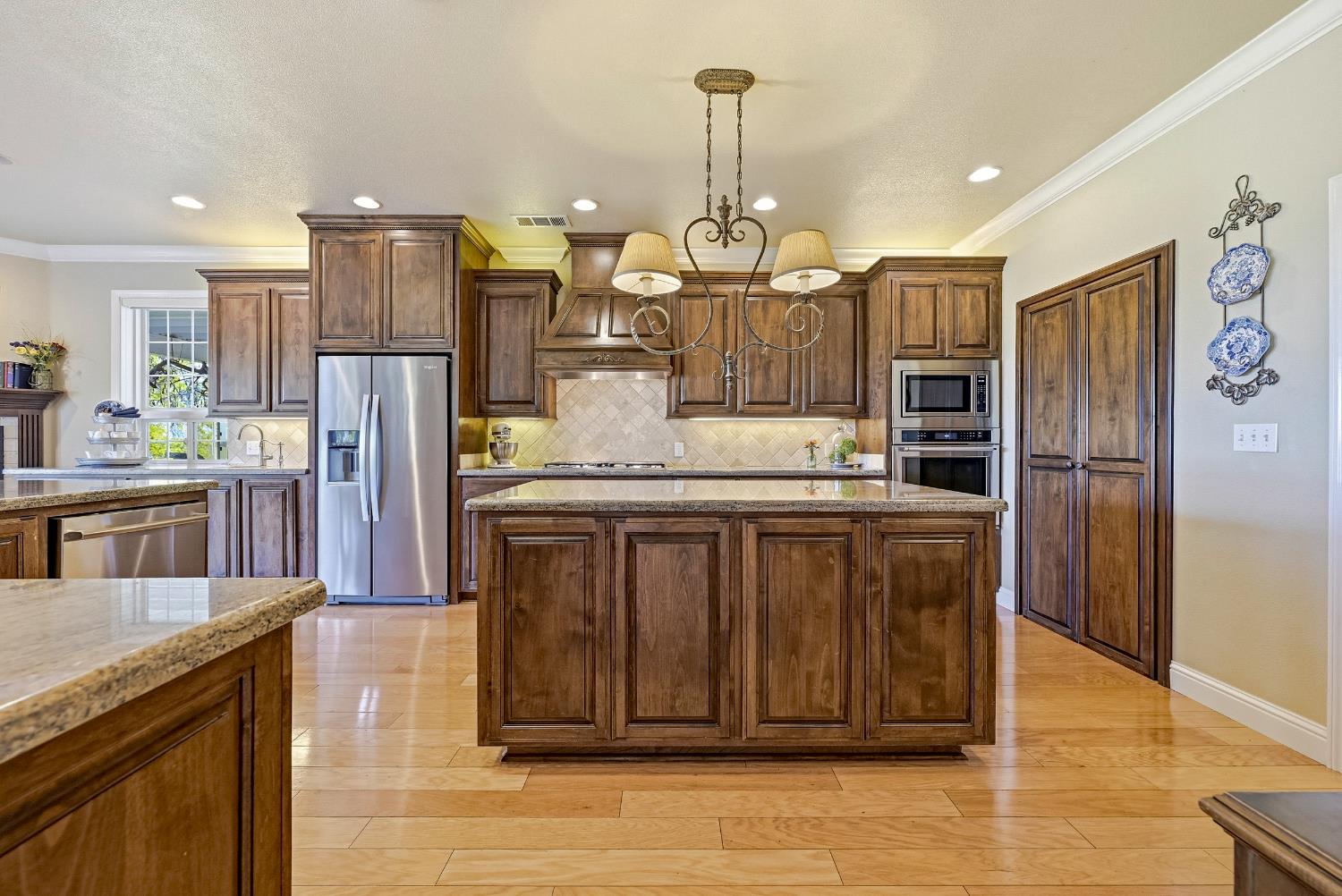 11126 Livingston Cressey Rd, Livingston, CA 95334