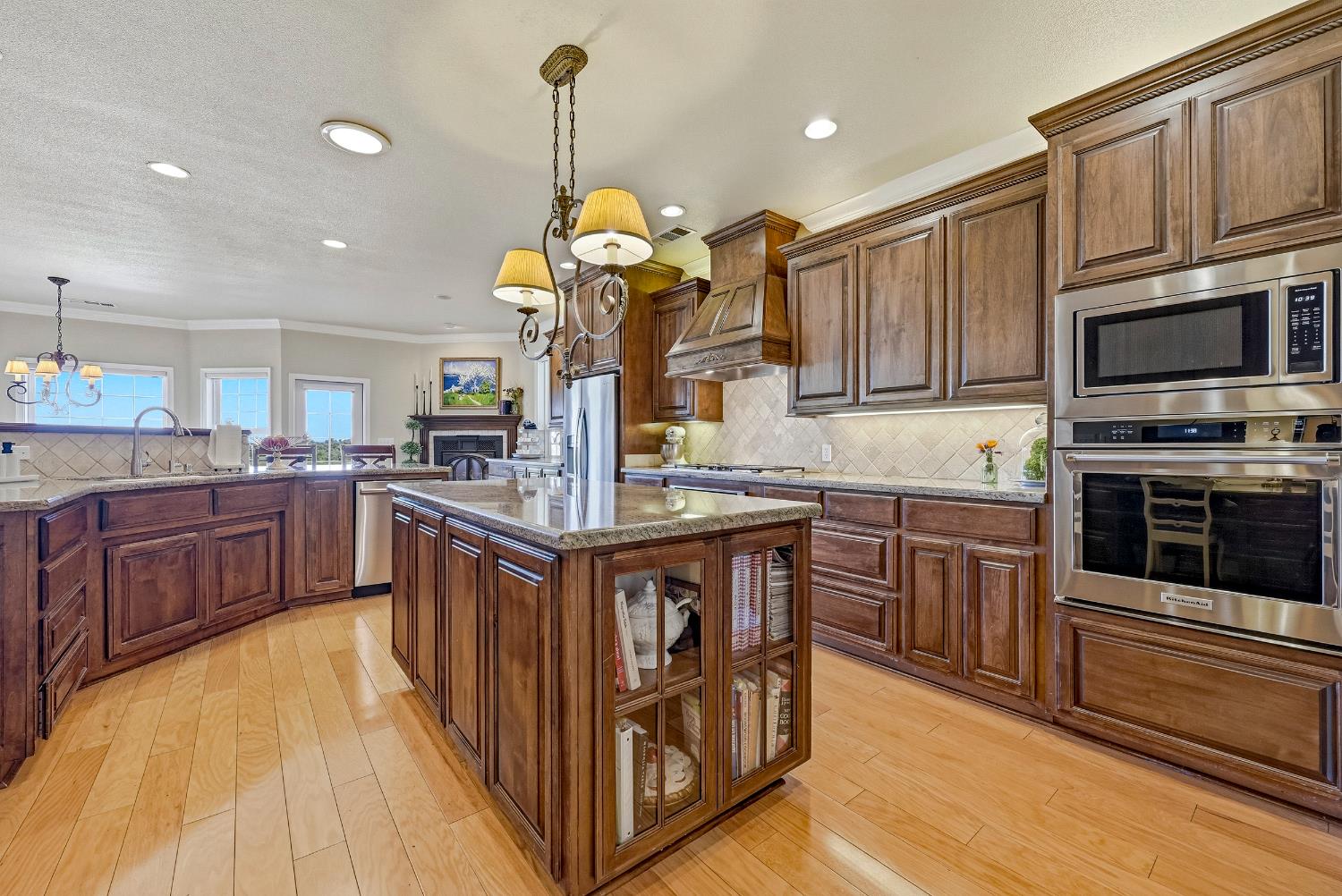 11126 Livingston Cressey Rd, Livingston, CA 95334