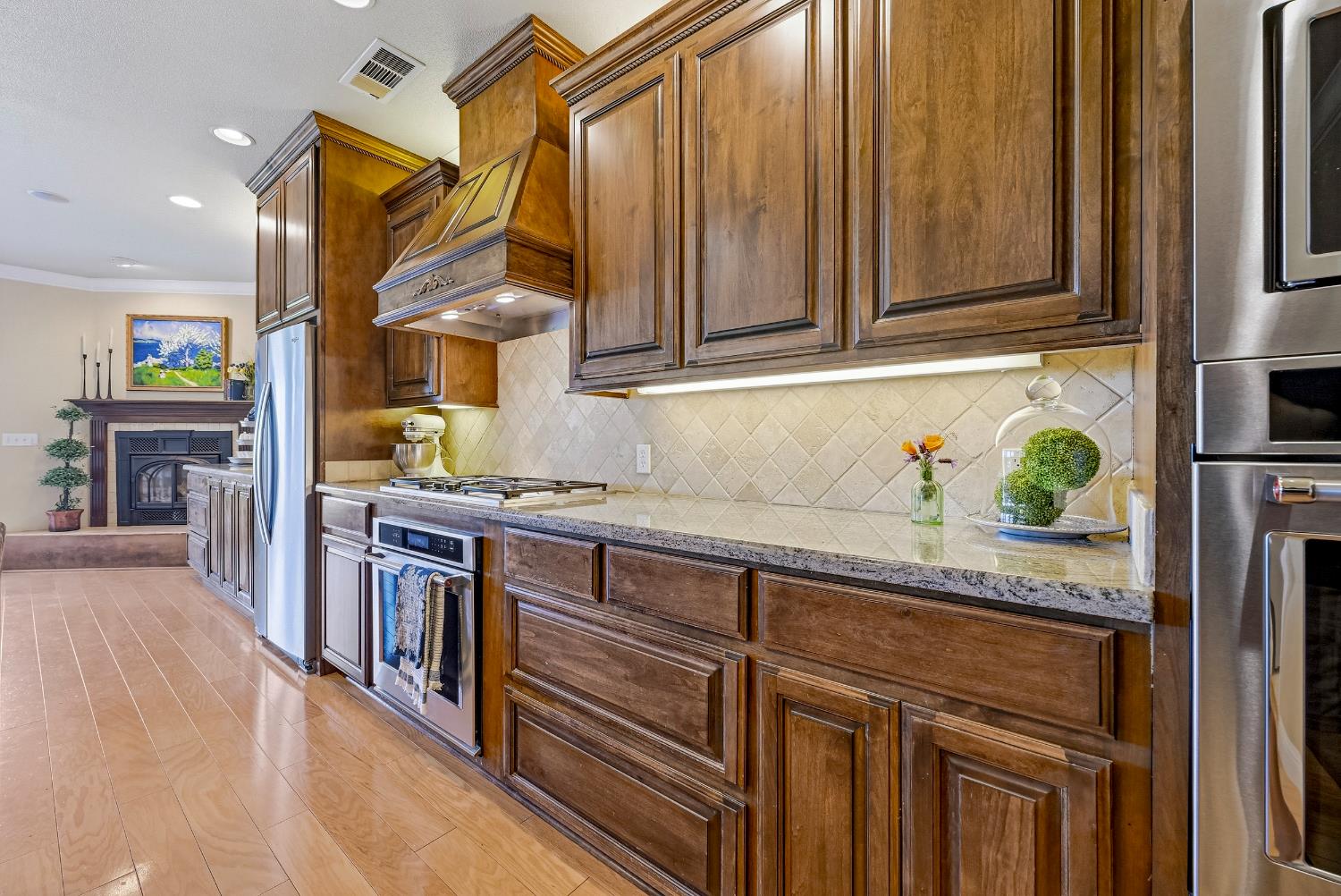 11126 Livingston Cressey Rd, Livingston, CA 95334