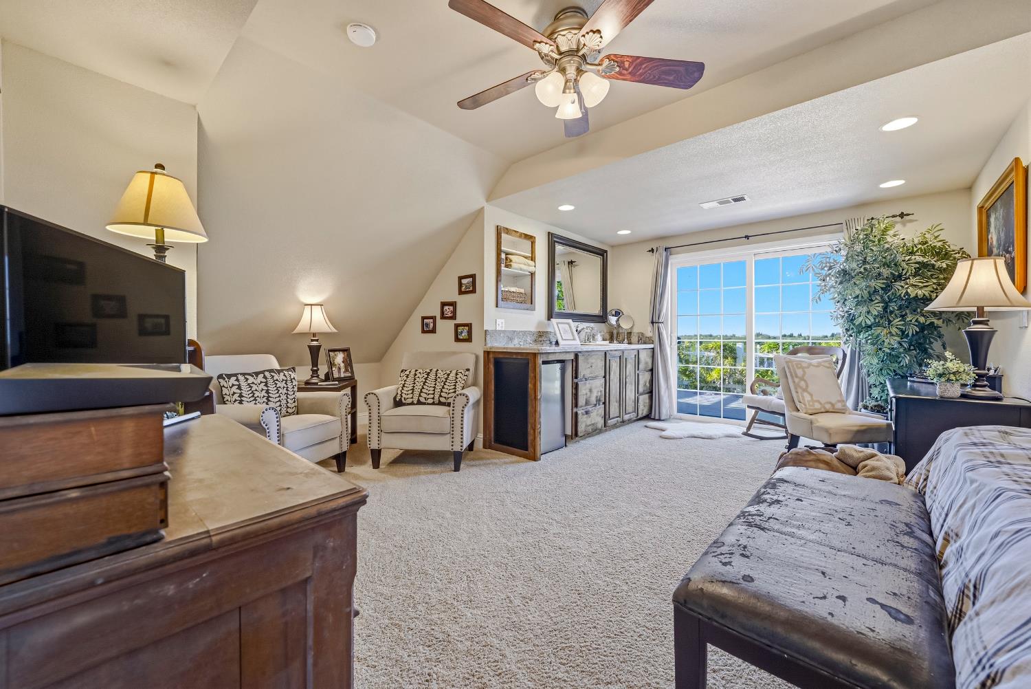 11126 Livingston Cressey Rd, Livingston, CA 95334