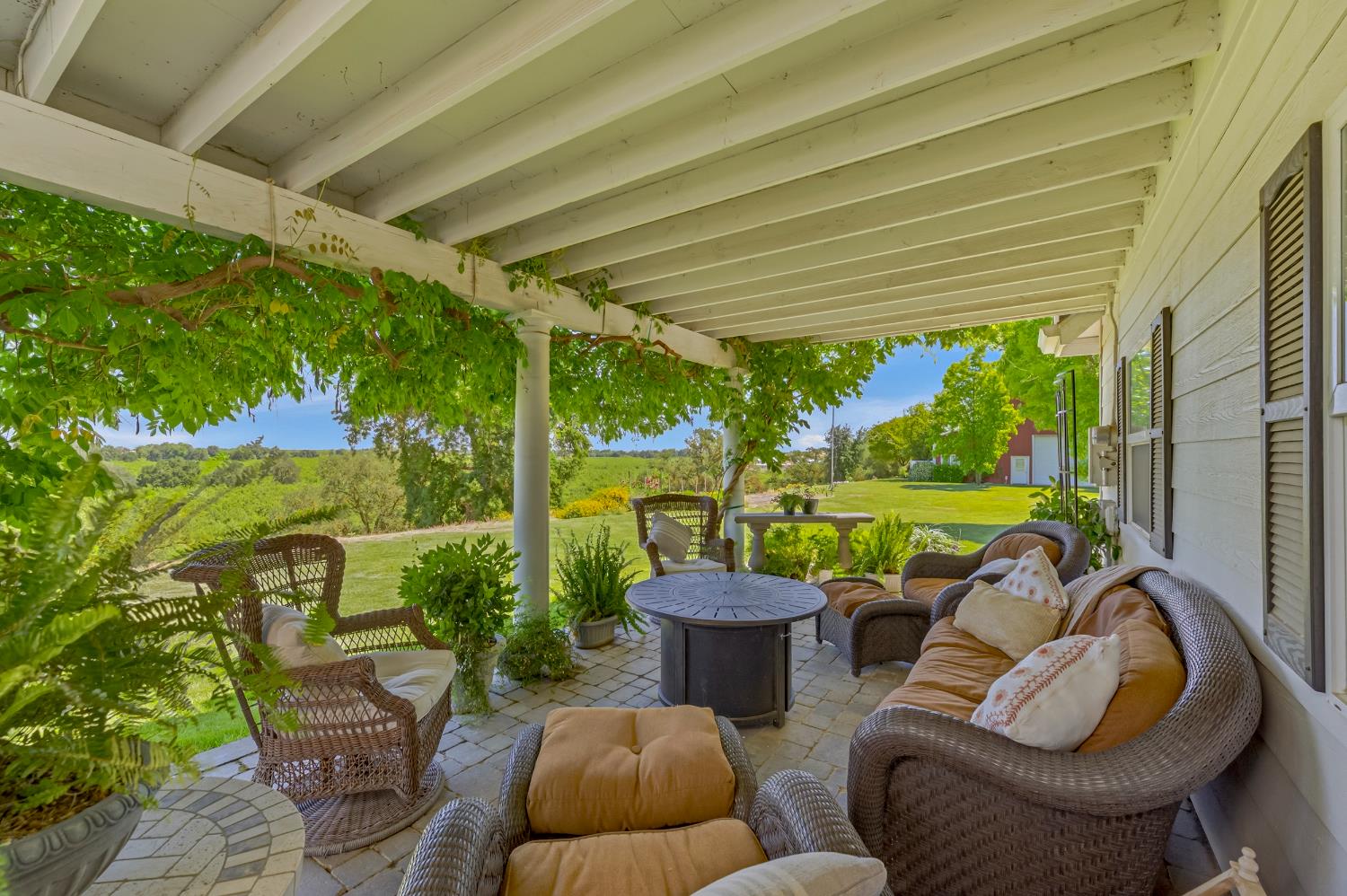 11126 Livingston Cressey Rd, Livingston, CA 95334