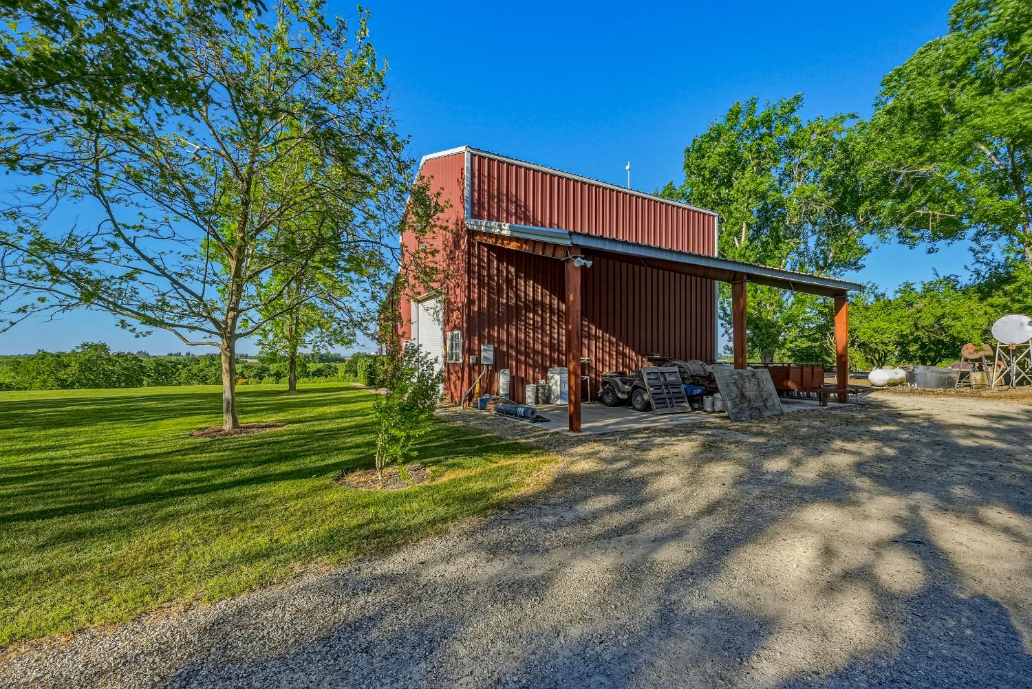 11126 Livingston Cressey Rd, Livingston, CA 95334