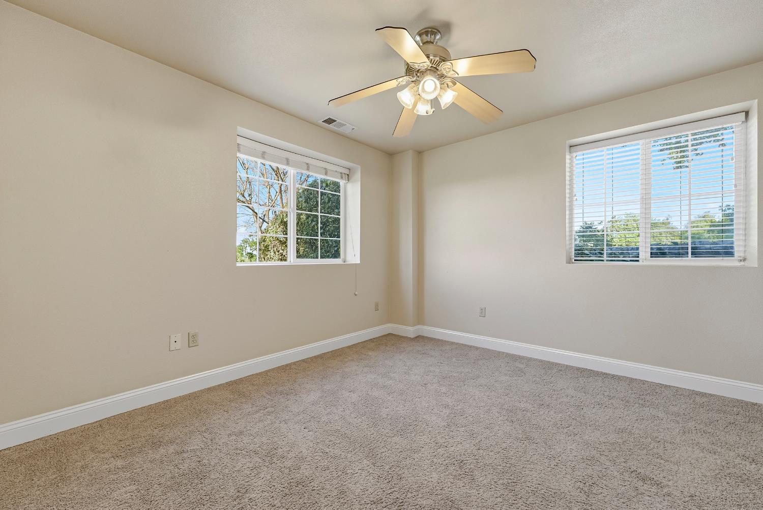 11126 Livingston Cressey Rd, Livingston, CA 95334