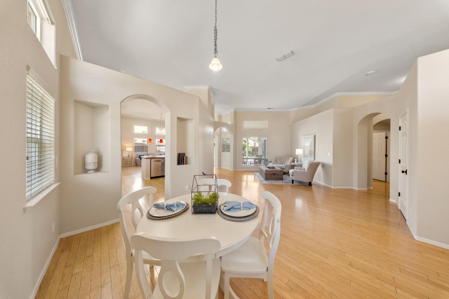 2100 Paramont Way, Modesto, CA 95355