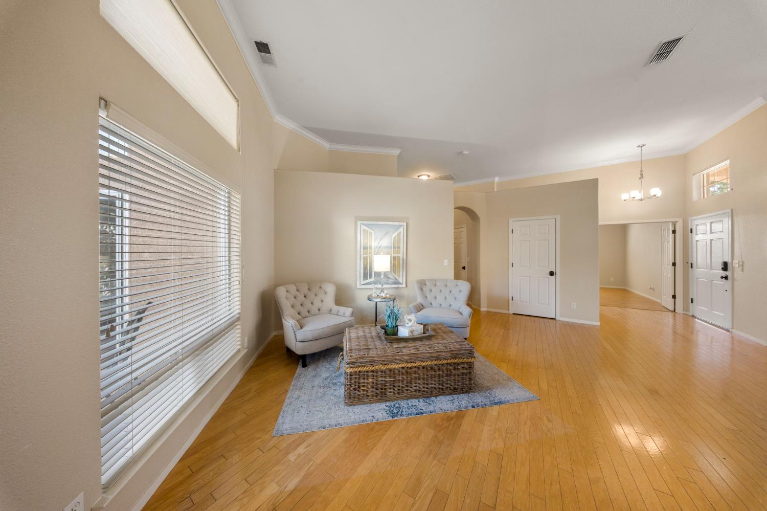 2100 Paramont Way, Modesto, CA 95355