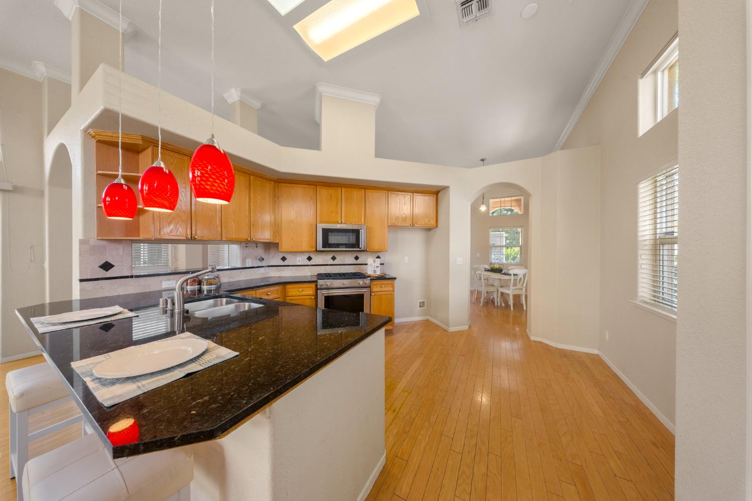 2100 Paramont Way, Modesto, CA 95355