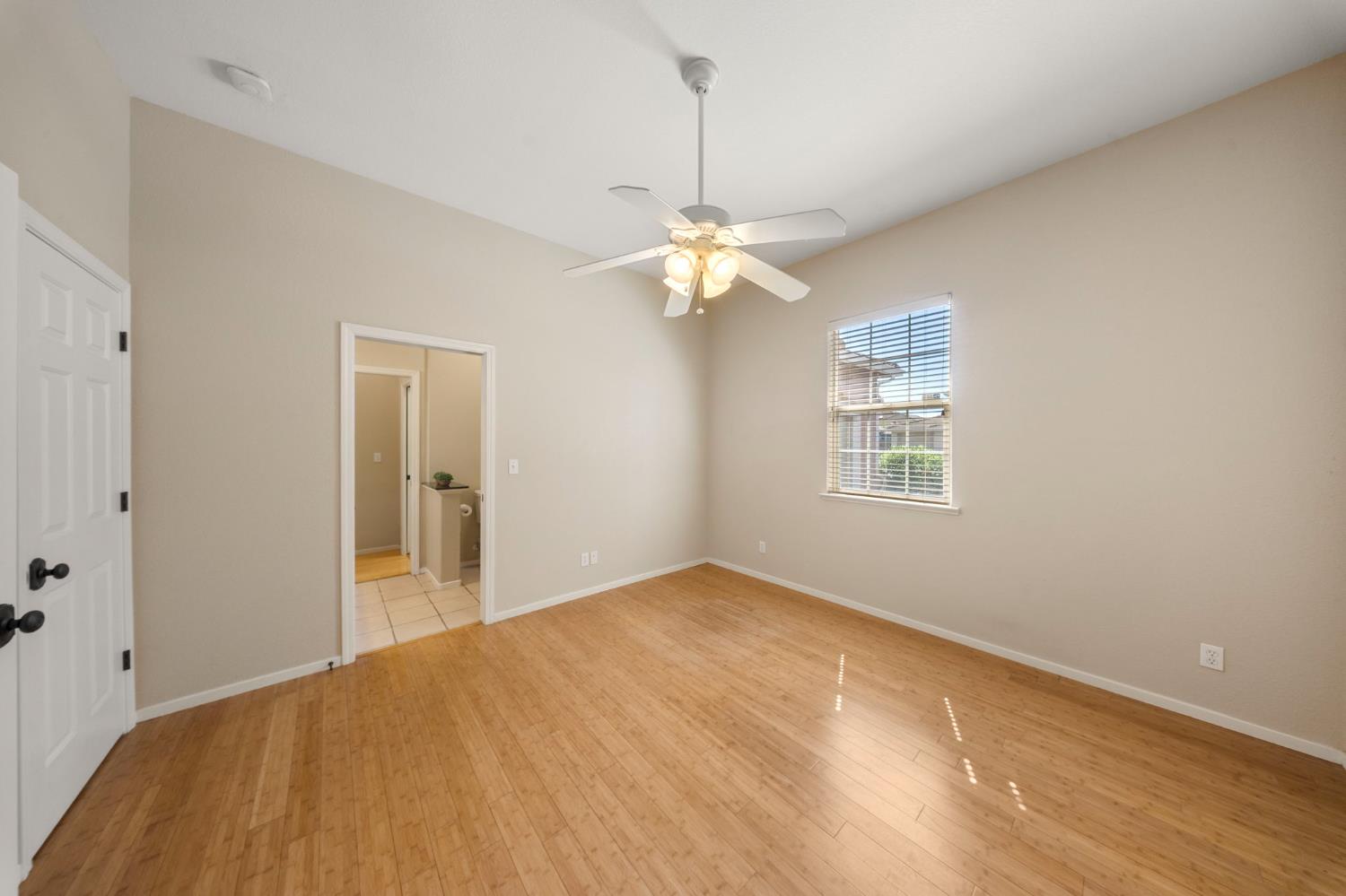 2100 Paramont Way, Modesto, CA 95355