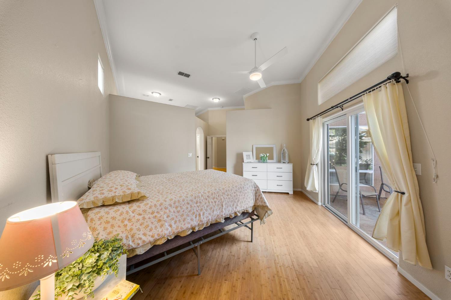 2100 Paramont Way, Modesto, CA 95355