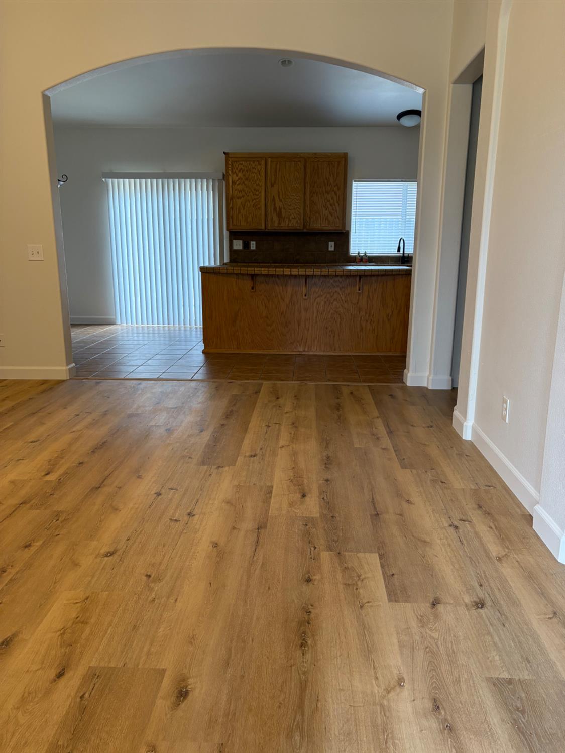 736 Elmwood Dr, Los Banos, CA 93635