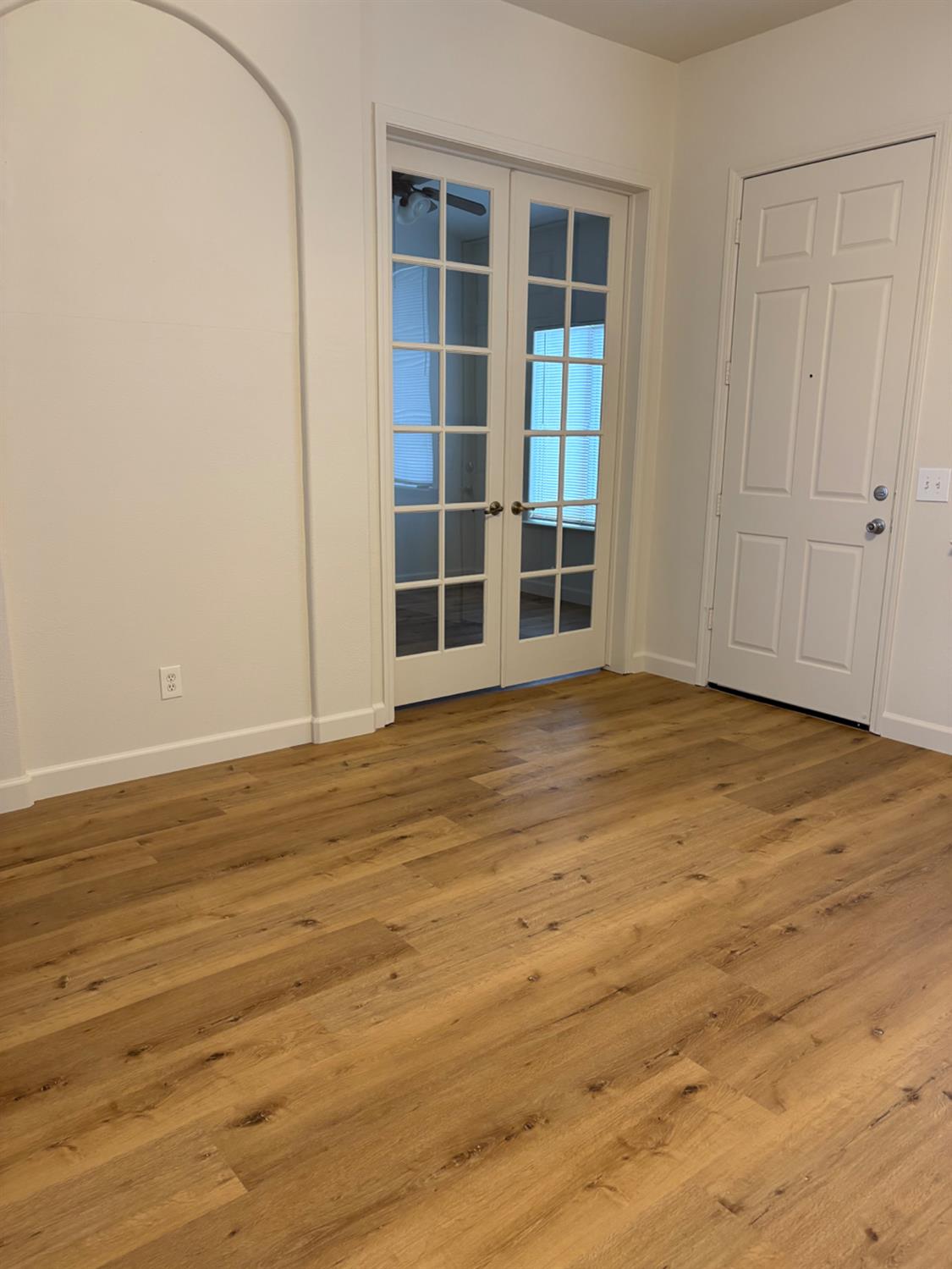 736 Elmwood Dr, Los Banos, CA 93635