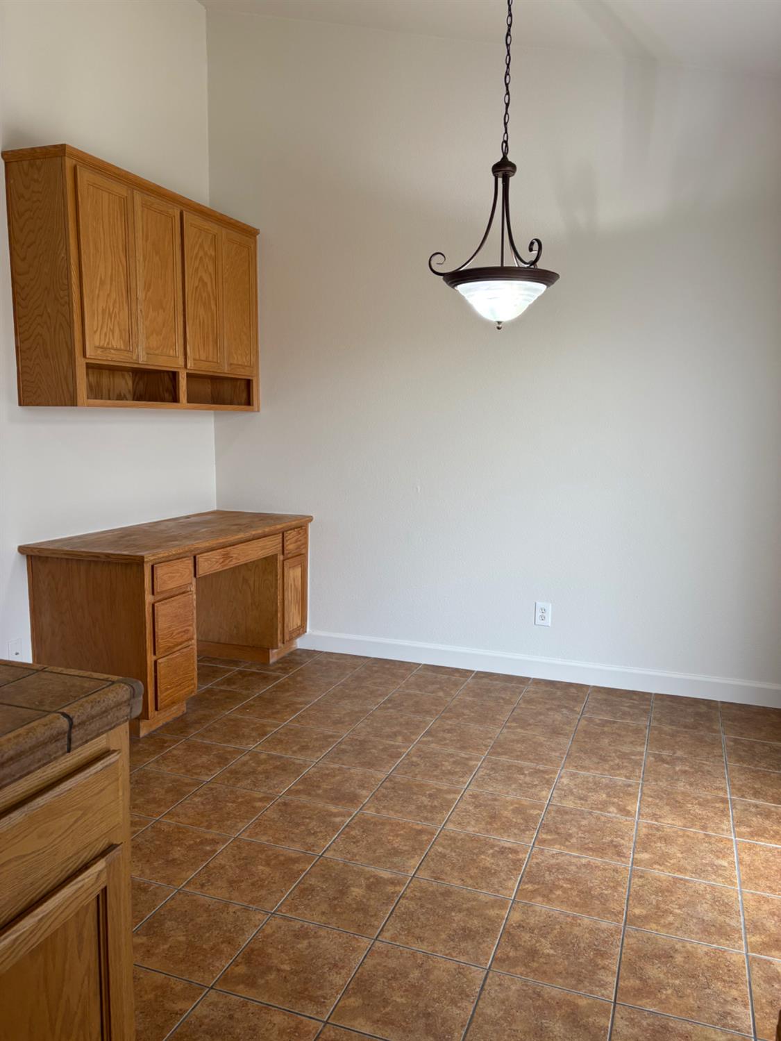 736 Elmwood Dr, Los Banos, CA 93635