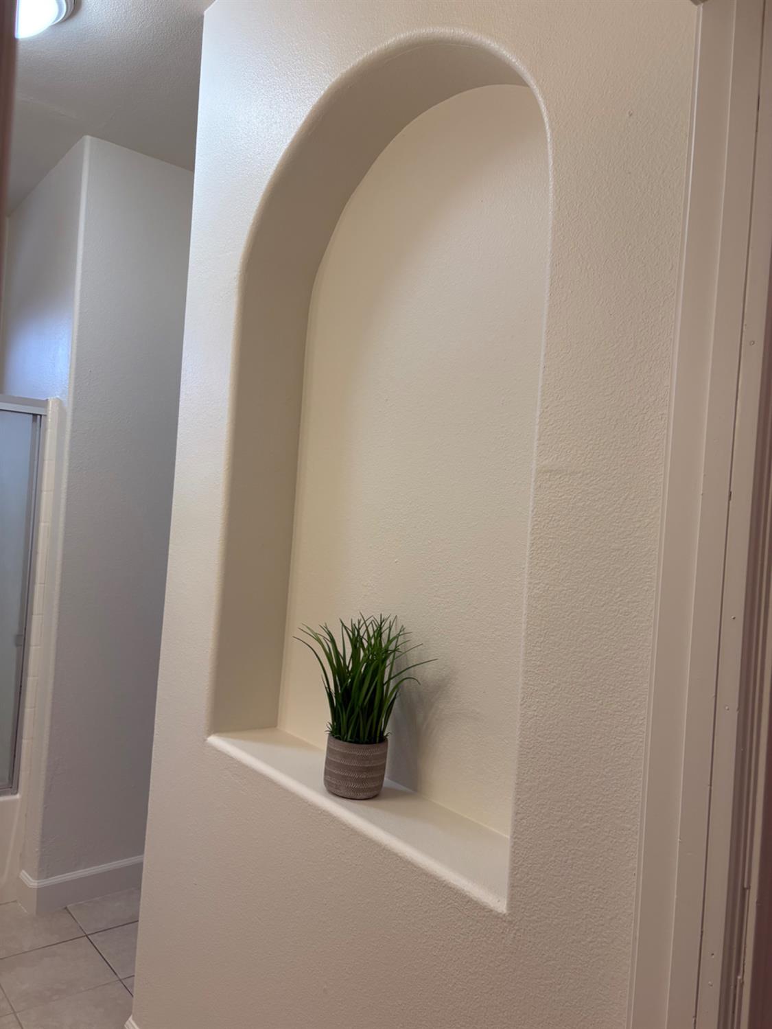 736 Elmwood Dr, Los Banos, CA 93635