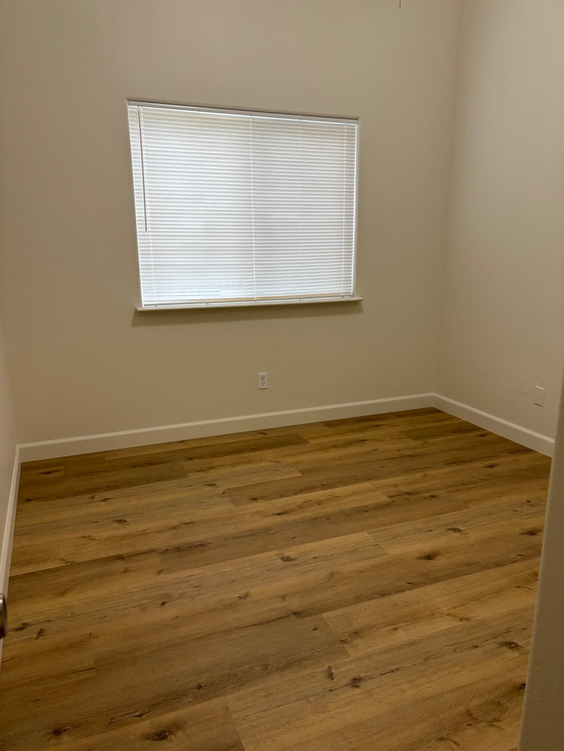 736 Elmwood Dr, Los Banos, CA 93635