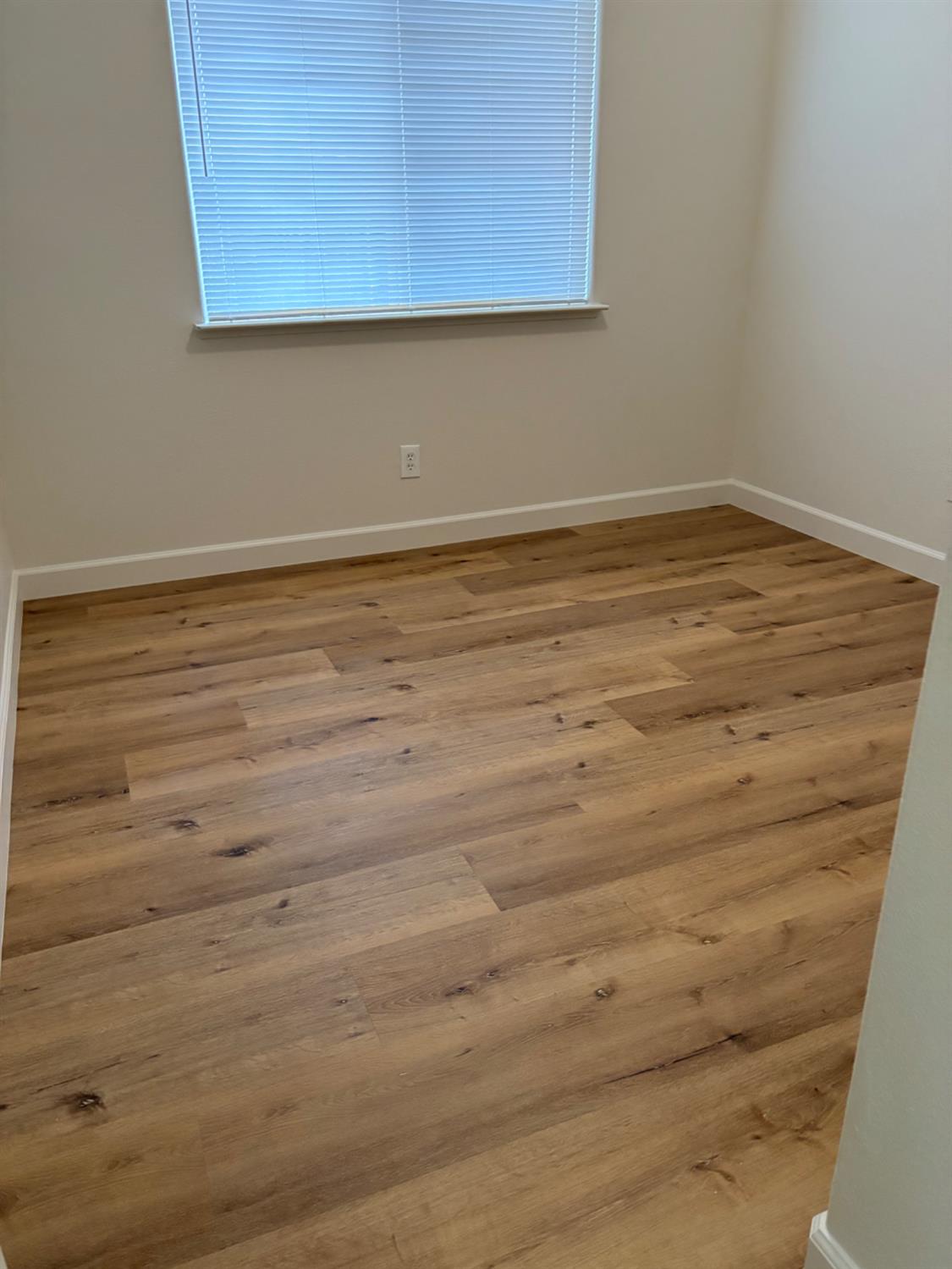 736 Elmwood Dr, Los Banos, CA 93635